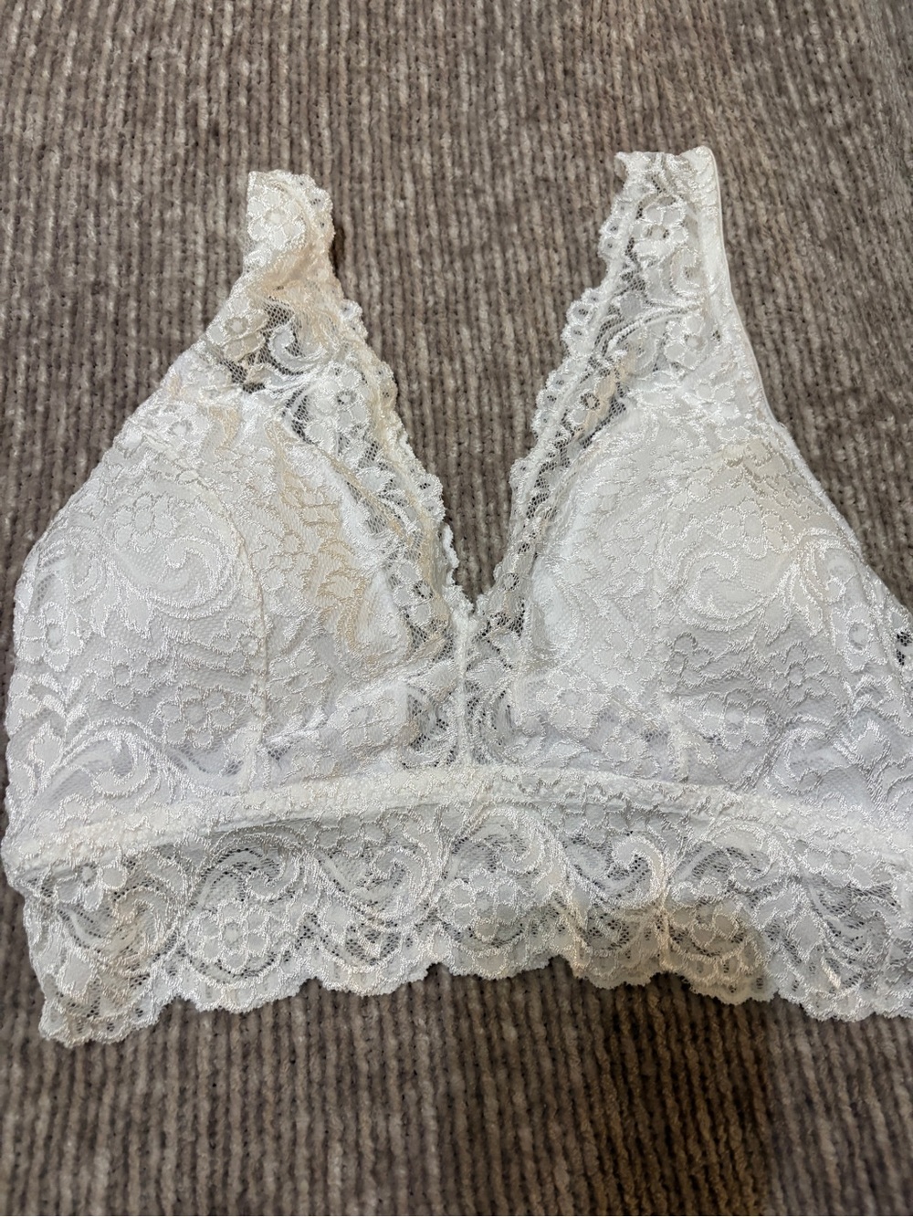 smart & sexy White Lace V-Neck Wireless Bralette
